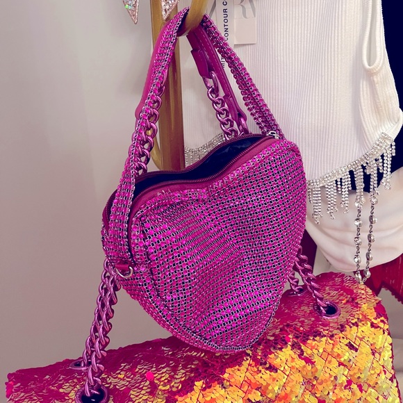 Pink heart shaped bag - Picture 6 of 6